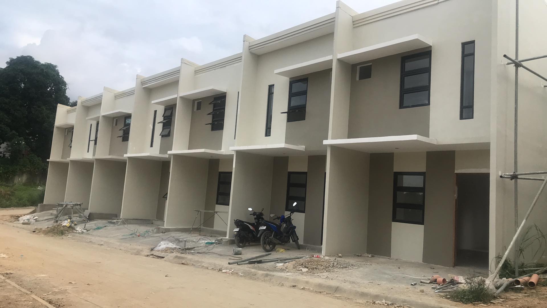 CLEAR WATER RESIDENCES - 2-STOREY ROW HOUSE