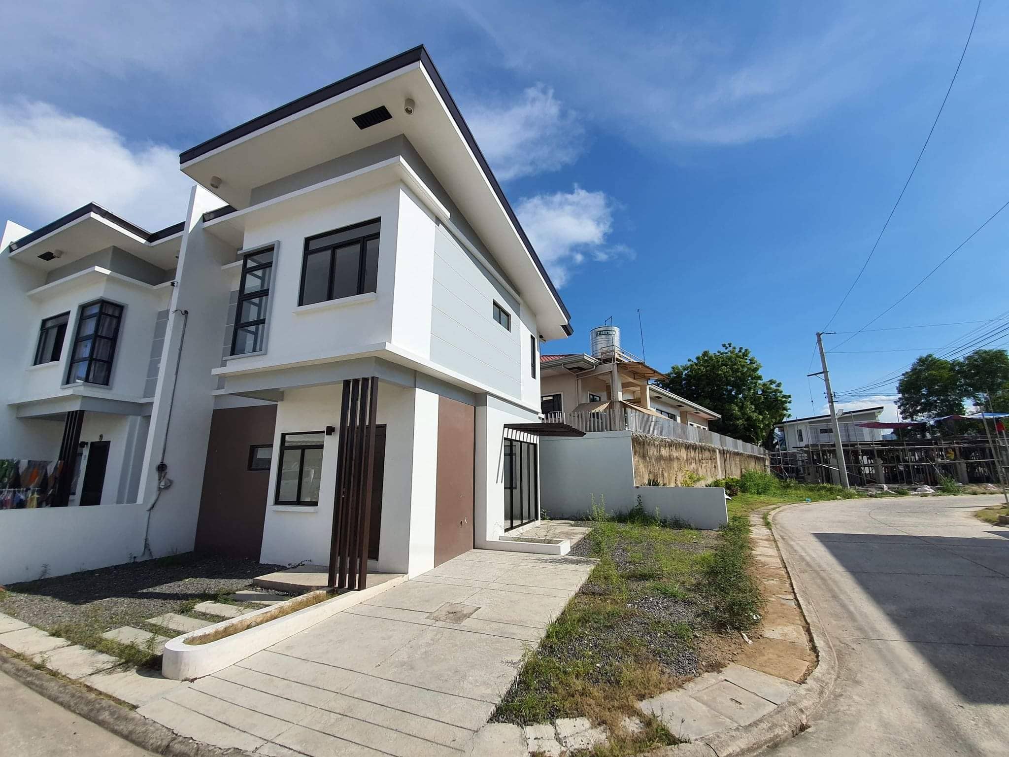 KAHALI RESIDENCES - AOLANI END UNIT TOWNHOUSES